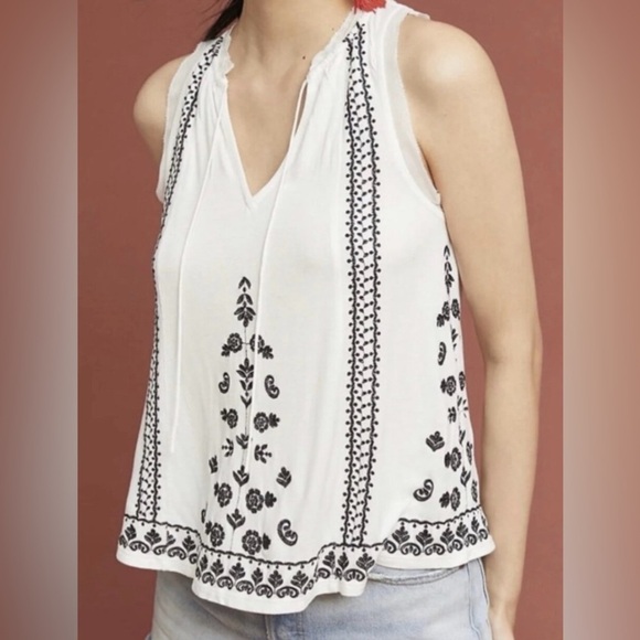 NWT Anthropologie Akemi+Kin Embroidered Sleeveless Top Antique White & Black XS - Picture 1 of 13